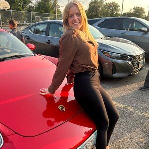 Meet your Posher, Olivia